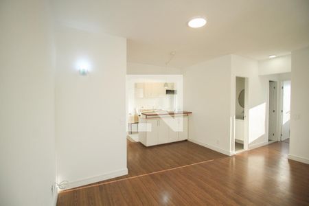 Sala de apartamento para alugar com 2 quartos, 74m² em Vila Bertioga, São Paulo