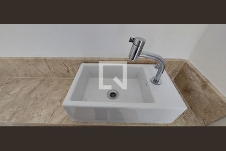 Apartamento à venda com 133m², 3 quartos e 3 vagas Apartamento à venda com 133m², 3 quartos e 3 vagasBanheiro social