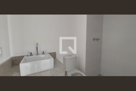 Apartamento à venda com 133m², 3 quartos e 3 vagas Apartamento à venda com 133m², 3 quartos e 3 vagasBanheiro social