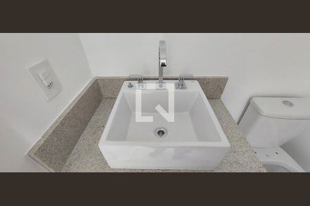 Apartamento à venda com 133m², 3 quartos e 3 vagas Apartamento à venda com 133m², 3 quartos e 3 vagasBanheiro social