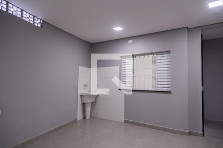 Área de Serviço de apartamento para alugar com 1 quarto, 28m² em Cidade Domitila, São Paulo