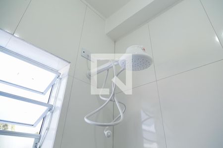 Banheiro - Chuveiro de casa para alugar com 1 quarto, 46m² em Cidade Domitila, São Paulo