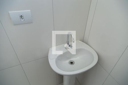 Banheiro - Pia de casa para alugar com 1 quarto, 46m² em Cidade Domitila, São Paulo
