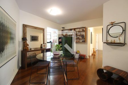 Sala de apartamento à venda com 2 quartos, 125m² em Vila Madalena, São Paulo