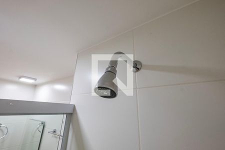 Banheiro de kitnet/studio para alugar com 1 quarto, 33m² em Sumarezinho, São Paulo
