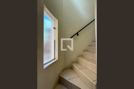 Escada de casa à venda com 3 quartos, 108m² em Vila Boa Vista, Barueri