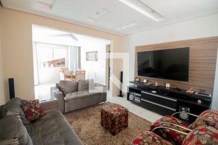 Sala de TV de casa à venda com 4 quartos, 368m² em Senhora das Gracas, Betim