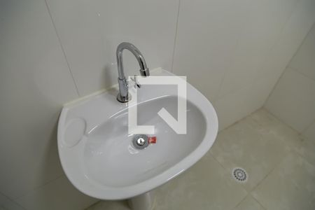 Banheiro - Pia de casa para alugar com 1 quarto, 40m² em Cidade Domitila, São Paulo