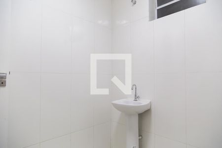 Banheiro de casa para alugar com 1 quarto, 40m² em Cidade Domitila, São Paulo