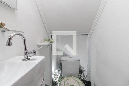 Banheiro de casa de condomínio à venda com 2 quartos, 60m² em Vila Talarico, São Paulo