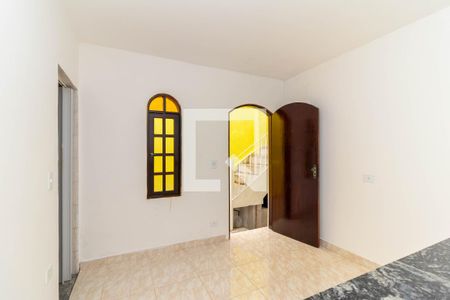 Sala e Cozinha de casa para alugar com 1 quarto, 40m² em Vila Carmosina, São Paulo