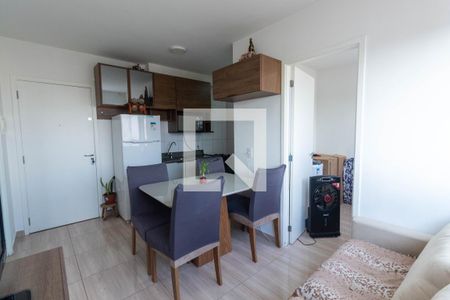 Sala/Cozinha de apartamento para alugar com 2 quartos, 33m² em Vila Pierina, São Paulo