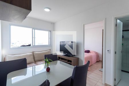 Sala/Cozinha de apartamento à venda com 2 quartos, 33m² em Vila Pierina, São Paulo