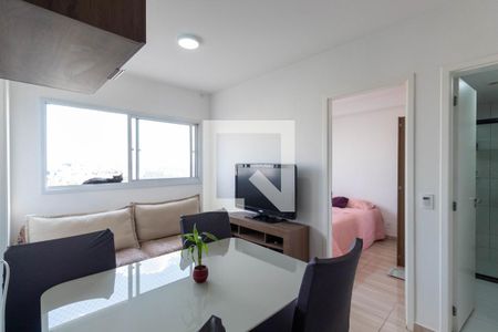 Sala/Cozinha de apartamento para alugar com 2 quartos, 33m² em Vila Pierina, São Paulo