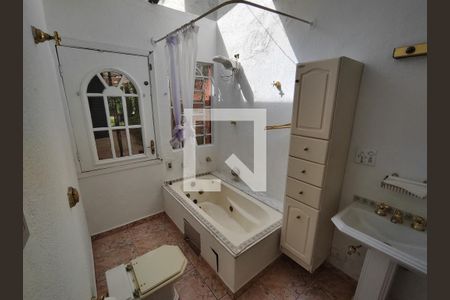 Banheiro suite de casa à venda com 3 quartos, 150m² em Parque Colonial, São Paulo