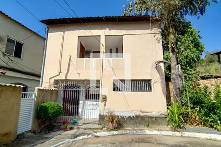 fachada de casa à venda com 2 quartos, 94m² em Taquara, Rio de Janeiro