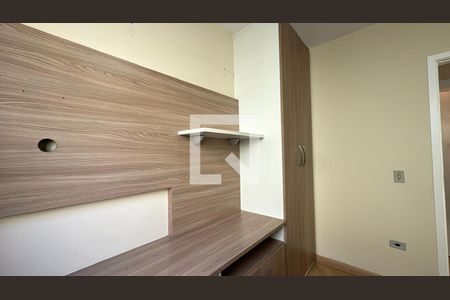 Quarto 1 de apartamento para alugar com 3 quartos, 75m² em Uberaba, Curitiba