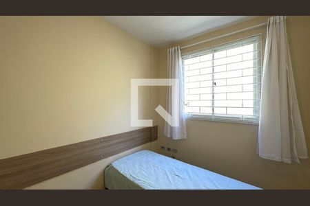 Quarto 1 de apartamento para alugar com 3 quartos, 75m² em Uberaba, Curitiba
