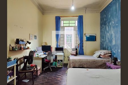 Casa à venda com 257m², 4 quartos e 4 vagas Casa à venda com 257m², 4 quartos e 4 vagasQuarto 4