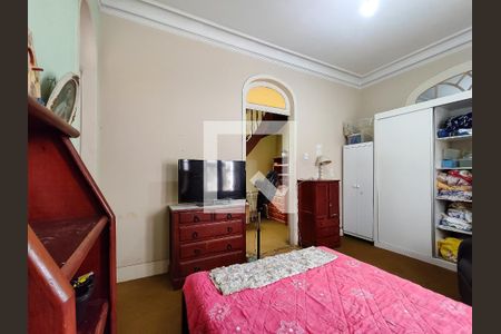 Casa à venda com 257m², 4 quartos e 4 vagas Casa à venda com 257m², 4 quartos e 4 vagasQuarto 1