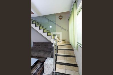Escada de casa de condomínio à venda com 2 quartos, 65m² em Céu Azul, Belo Horizonte