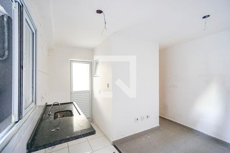 Cozinha de apartamento para alugar com 1 quarto, 32m² em Penha de França, São Paulo