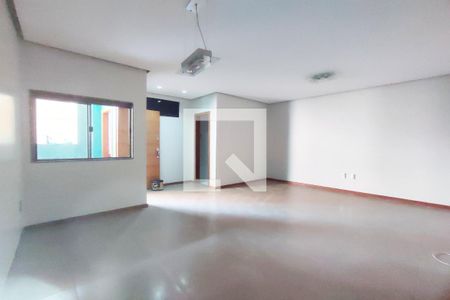 Sala de casa de condomínio para alugar com 3 quartos, 150m² em Taquara, Rio de Janeiro