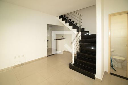 Sala  de casa de condomínio para alugar com 2 quartos, 90m² em Tucuruvi, São Paulo