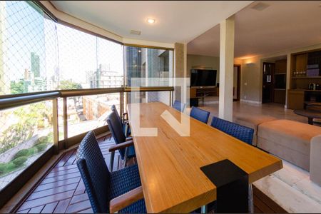 Sala de apartamento à venda com 4 quartos, 280m² em Serra, Belo Horizonte