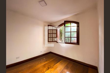 Quarto 1 de casa para alugar com 7 quartos, 380m² em Caxingui, São Paulo