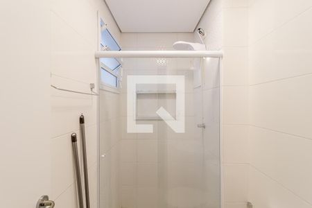Banheiro de kitnet/studio para alugar com 1 quarto, 15m² em Aclimação, São Paulo