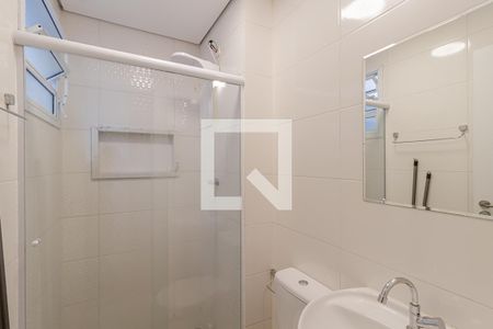 Banheiro de kitnet/studio para alugar com 1 quarto, 15m² em Aclimação, São Paulo
