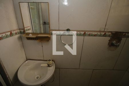 Banheiro de casa para alugar com 1 quarto, 45m² em Penha, Rio de Janeiro