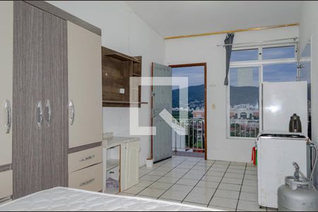 Sala / Quarto / Cozinha de apartamento para alugar com 1 quarto, 29m² em Trindade, Florianópolis