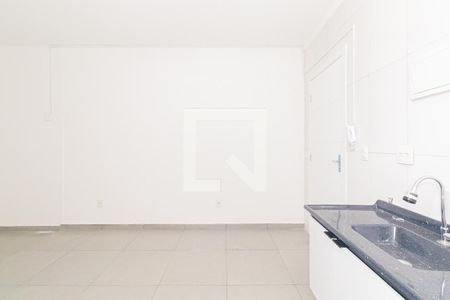 Cozinha de apartamento para alugar com 2 quartos, 50m² em Vila Nivi, São Paulo