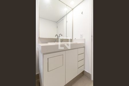 Banheiro de apartamento à venda com 1 quarto, 64m² em Itaim Bibi, São Paulo