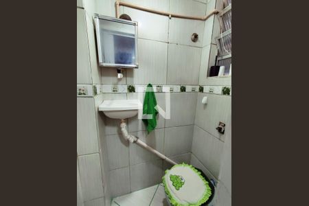 Apartamento à venda com 99m², 4 quartos e sem vaga Apartamento à venda com 99m², 4 quartos e sem vagaBanheiro de serviço