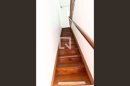 Escada de casa para alugar com 3 quartos, 250m² em Santana, São Paulo