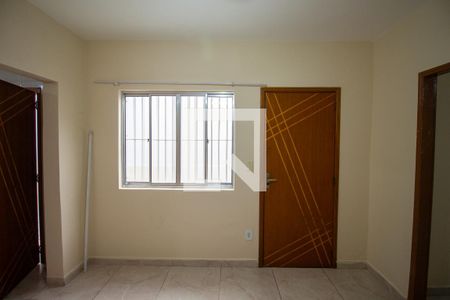 Sala de casa para alugar com 2 quartos, 60m² em Vila Carmosina, São Paulo