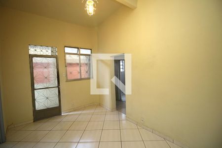 Sala de casa para alugar com 3 quartos, 60m² em Brás de Pina, Rio de Janeiro