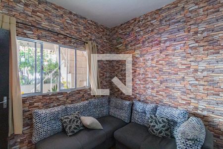 Casa à venda com 100m², 4 quartos e 1 vaga Casa à venda com 100m², 4 quartos e 1 vagaSala