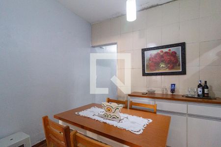 Casa à venda com 100m², 4 quartos e 1 vaga Casa à venda com 100m², 4 quartos e 1 vagaSala