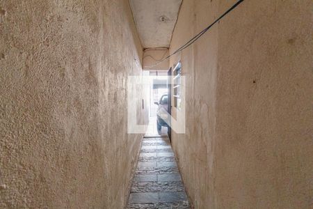 Casa à venda com 100m², 4 quartos e 1 vaga Casa à venda com 100m², 4 quartos e 1 vagaCorredor externo