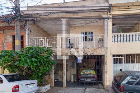 Casa à venda com 100m², 4 quartos e 1 vaga Casa à venda com 100m², 4 quartos e 1 vagaFachada