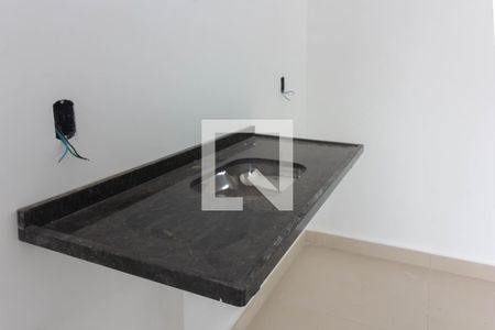 Cozinha  de apartamento à venda com 2 quartos, 43m² em Jardim Aida, Guarulhos