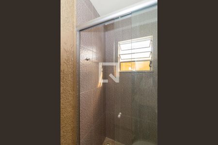 Banheiro de casa de condomínio para alugar com 1 quarto, 25m² em Cordovil, Rio de Janeiro