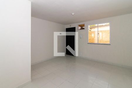 Sala e Quarto de casa de condomínio para alugar com 1 quarto, 25m² em Cordovil, Rio de Janeiro