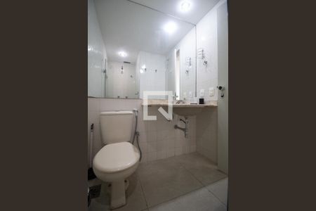 Banheiro social de apartamento à venda com 1 quarto, 32m² em Leblon, Rio de Janeiro