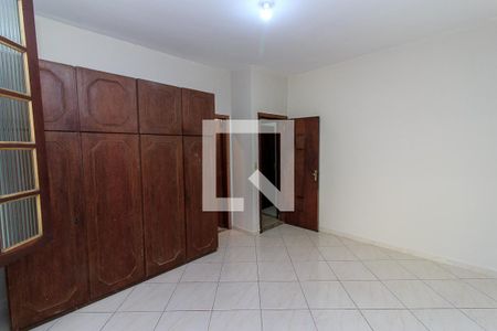 Quarto de casa para alugar com 3 quartos, 180m² em João Pinheiro, Belo Horizonte