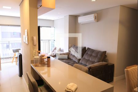 Sala  de apartamento à venda com 2 quartos, 65m² em Indianópolis, São Paulo